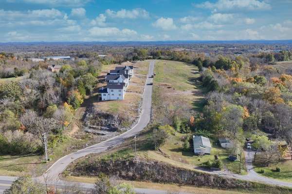 1027 Tiane Trl, Gallatin, TN 37066