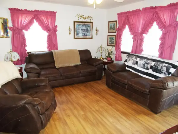 225 Cedar Hollow Dr, Camden, TN 38320