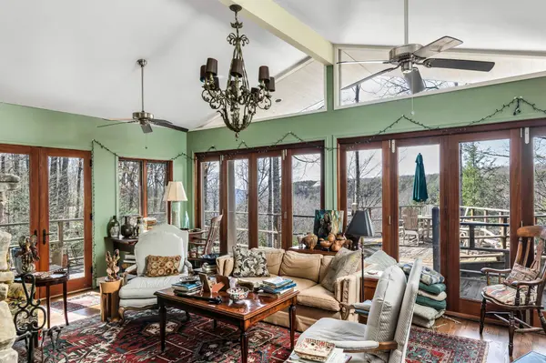 232 Hollingsworth Cove Rd, Monteagle, TN 37356