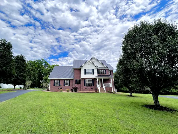 1109 Stonehenge Ct, Columbia, TN 38401