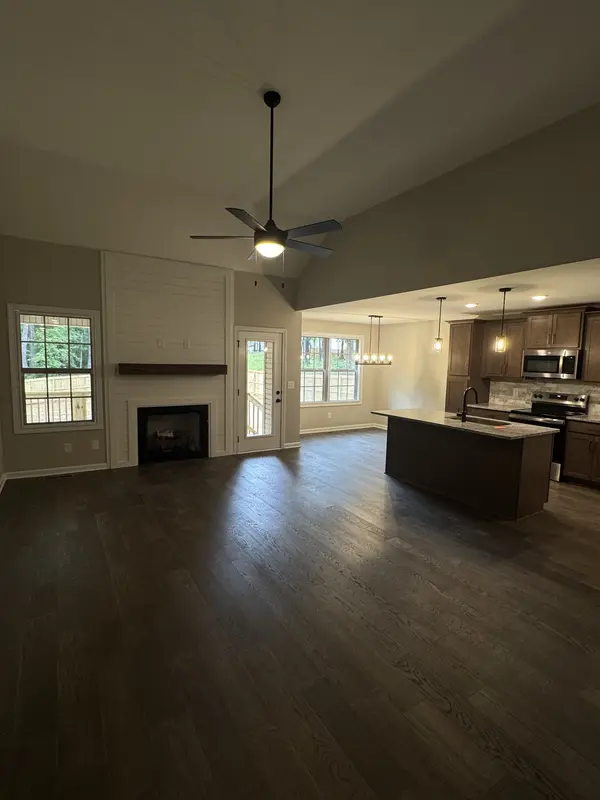 318 Tisha Ct, Clarksville, TN 37042