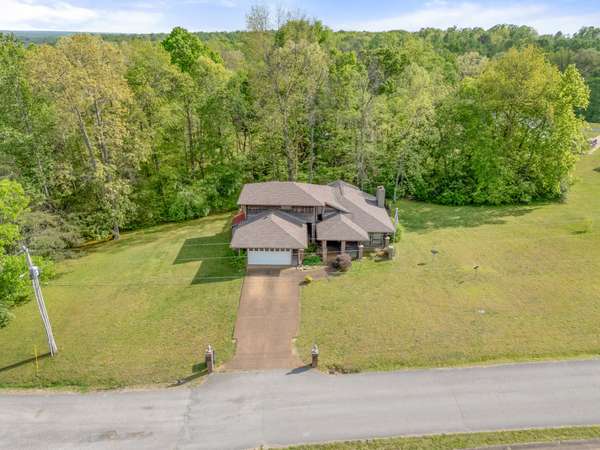 1212 Rosewood Dr, Centerville, TN 37033