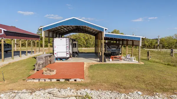 1997 Hardin Bottom River Rd, Clifton, TN 38425