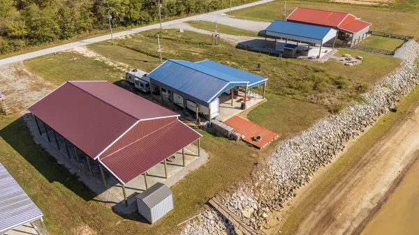 1997 Hardin Bottom River Rd, Clifton, TN 38425