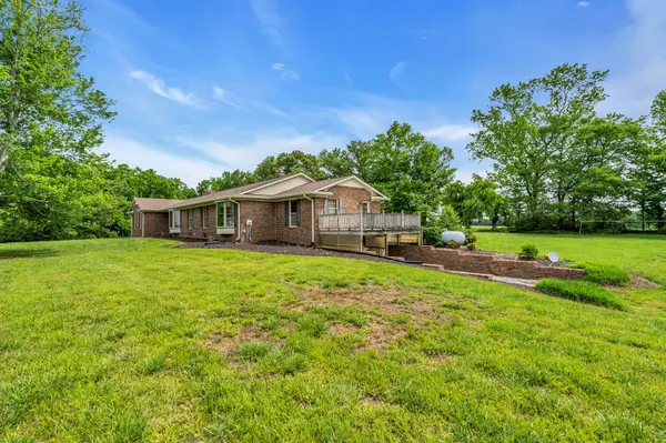 28 Ok Rd, Lawrenceburg, TN 38464
