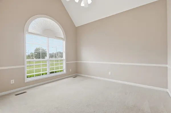 813 Shun Pike, Cottontown, TN 37048