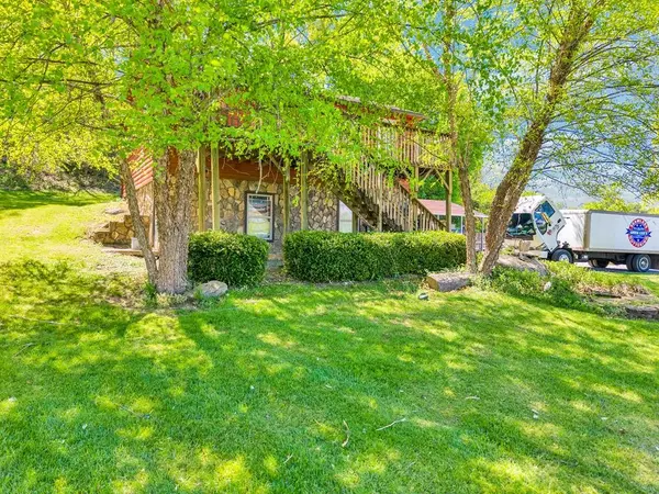 3635 Louisville Rd, Louisville, TN 37777