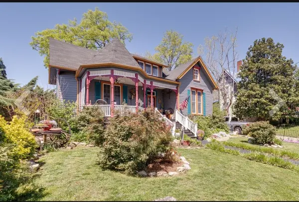 210 S 6th St, Pulaski, TN 38478