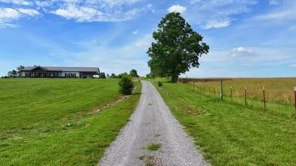 202 Rocky Dr, Dickson, TN 37055
