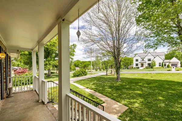 1525 Lipscomb Dr, Brentwood, TN 37027