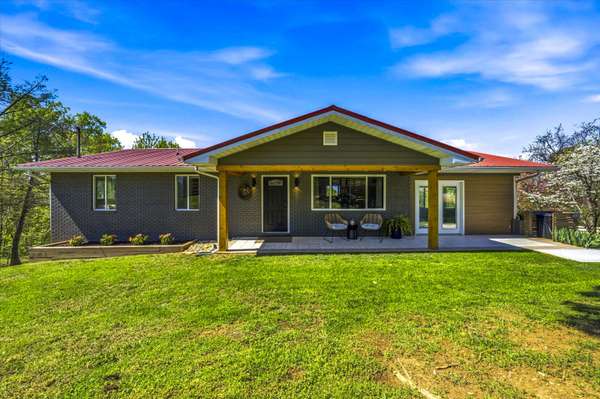 1845 Bouldercrest Dr, Dandridge, TN 37725