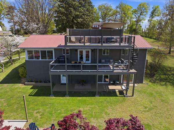 1845 Bouldercrest Dr, Dandridge, TN 37725