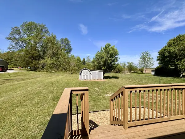 21 McAlister Rd, Fayetteville, TN 37334