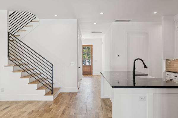 1112 Caldwell Ln, Nashville, TN 37204