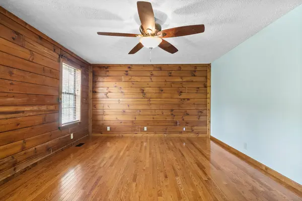 110 Jerry Smith Rd, Indian Mound, TN 37079