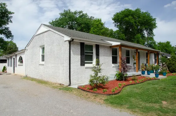 1614 Minerva Dr, Murfreesboro, TN 37130