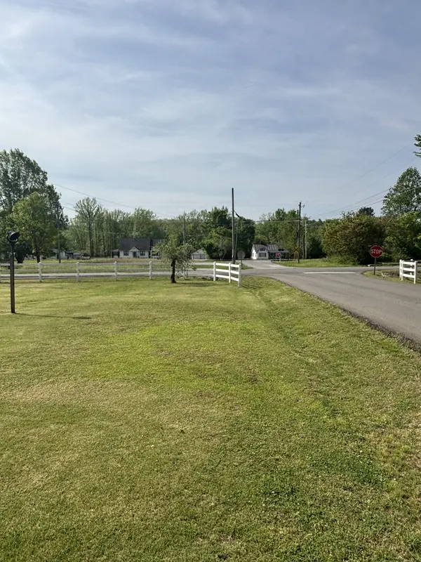 206 Dreaden St, Waverly, TN 37185