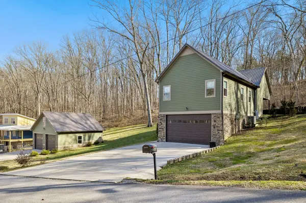 2332 Casey Cove Rd, Smithville, TN 37166