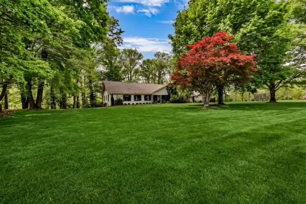 1667 Simpson Dr, Clarksville, TN 37043