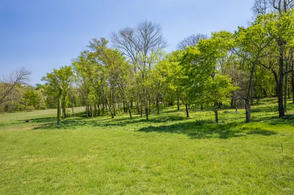 4 Old Zion Rd, Columbia, TN 38401