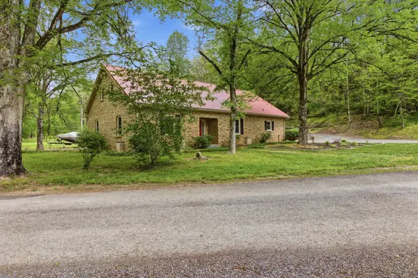 580 Defeated Creek Rd, Centerville, TN 37033