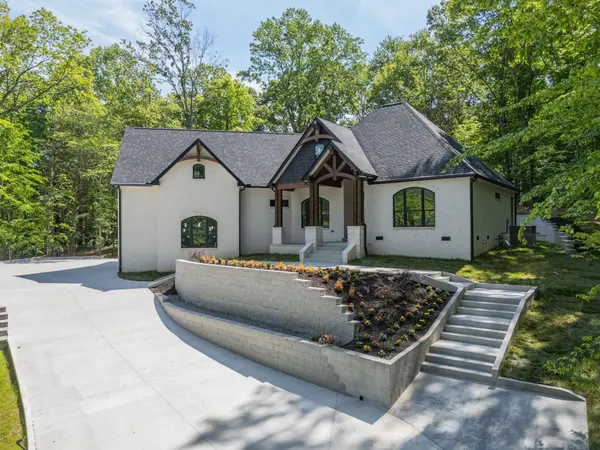 126 Dogwood Ct, Dickson, TN 37055