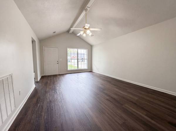 112 Westchester Dr, White House, TN 37188