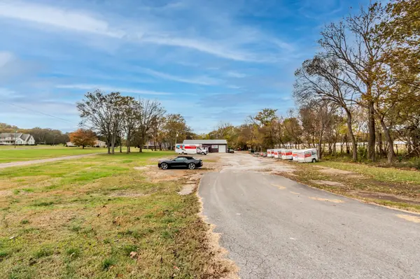 6522 Polk Ln, Columbia, TN 38401