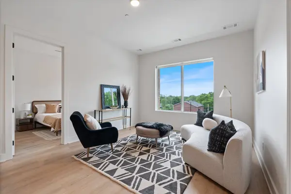 1090 Haysboro Ave #309, Nashville, TN 37216