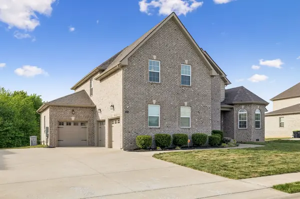 333 Clarabelle Ln, Clarksville, TN 37040