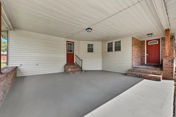 207 Donna Dr, Hopkinsville, KY 42240