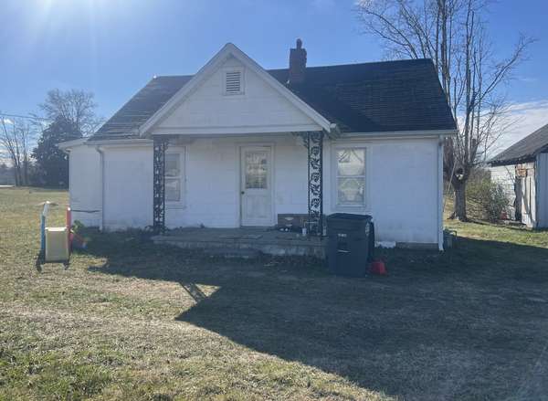 1305 Scottsville Rd, Lafayette, TN 37083
