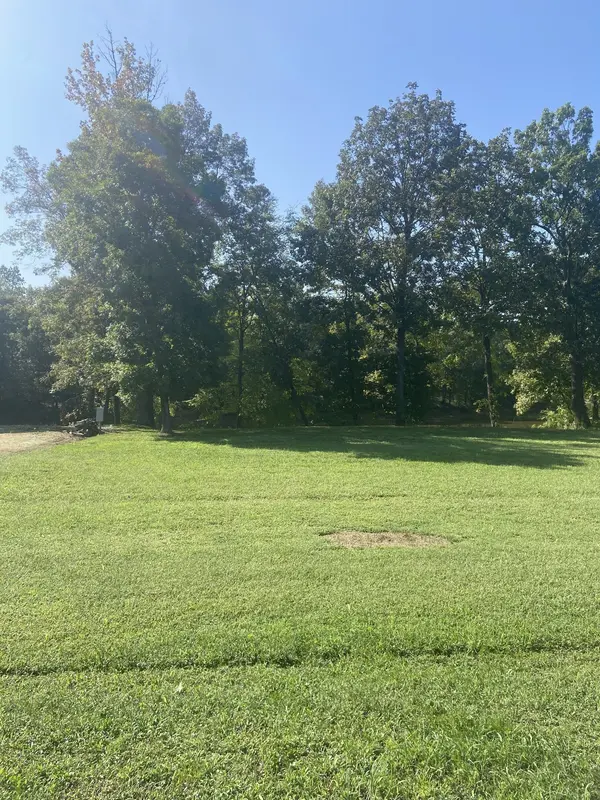 390 Duck Blind Rd, Clifton, TN 38425