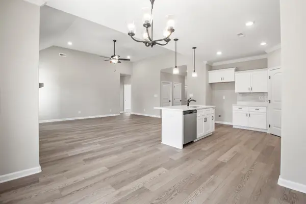 1130 Mary Lu Dr, Clarksville, TN 37042