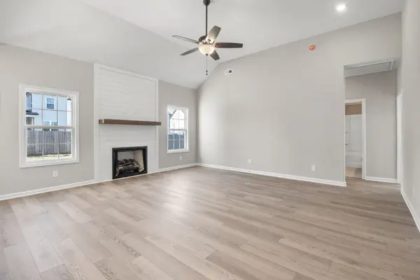 1130 Mary Lu Dr, Clarksville, TN 37042