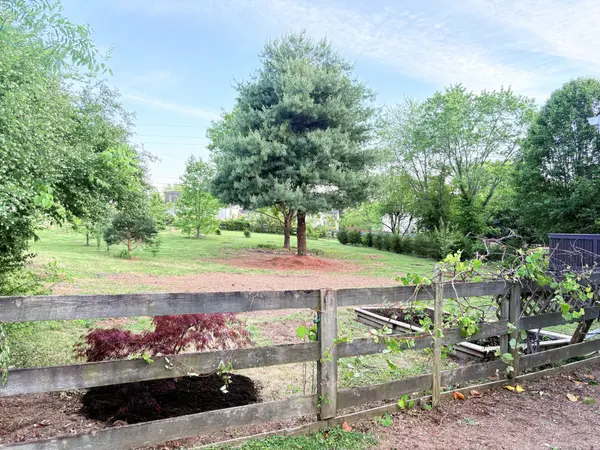 2758 Douglas Ln, Thompsons Station, TN 37179