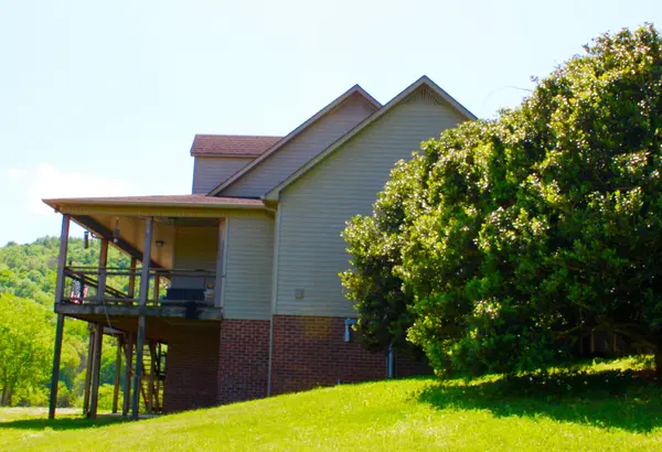 2120 Green Mountain Rd #NE, Cookeville, TN 38506