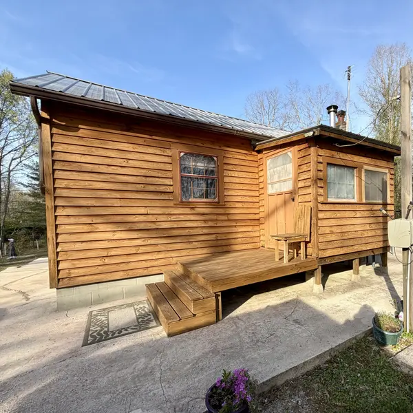 3162 Northcutts Cove Rd, Beersheba Springs, TN 37305