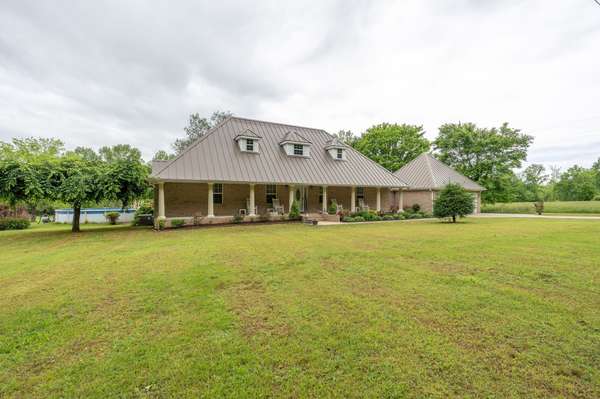8276 Middle Butler Rd, Iron City, TN 38463
