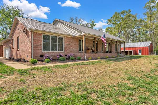 1819 Barker Rd, Columbia, TN 38401