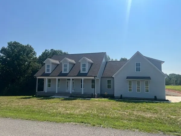 766 Awalt Dr, Winchester, TN 37398