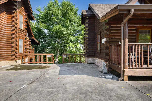 839 Golf View Blvd, Pigeon Forge, TN 37863