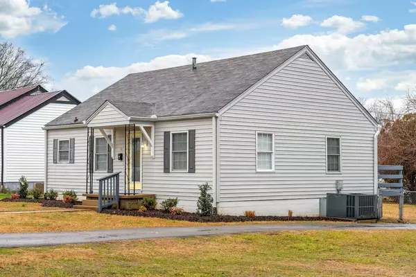 618 Spencer Ave, Gallatin, TN 37066