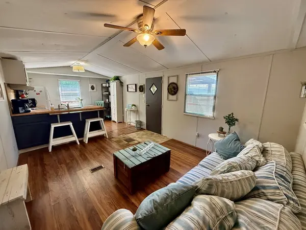 545 Mansard Island Dr, Springville, TN 38256