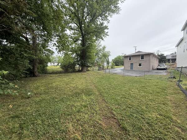 1411 Porter Rd, Nashville, TN 37206