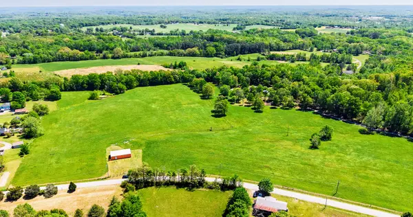 848 Moore Hollow Rd, Tennessee Ridge, TN 37178