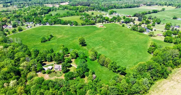 848 Moore Hollow Rd, Tennessee Ridge, TN 37178