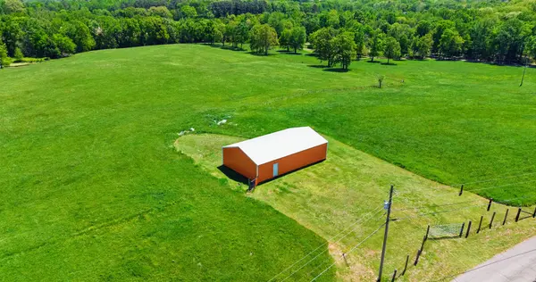 848 Moore Hollow Rd, Tennessee Ridge, TN 37178