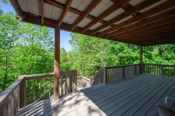 1050 Red Top Hill Rd, Buchanan, TN 38222