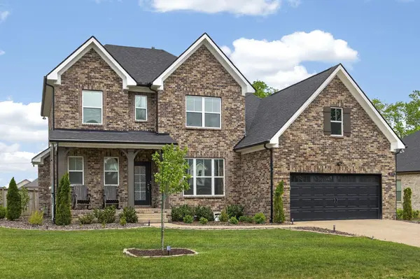 203 Strongpoint Dr, Hendersonville, TN 37075